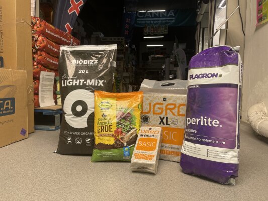 Herzlich willkommen bei Erde & Substrate. Hier...