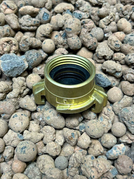 GeKa Messing Innengewinde 1