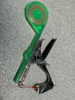 EasyGrow Plant Strapper (inklusive Klammern und
Schleifen)