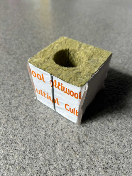 Steinwollblock 7,5x7,5x6,5cm (großes Loch 3,5cm)