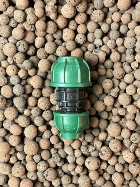 PE Reduzierstück 20-16mm Schraub