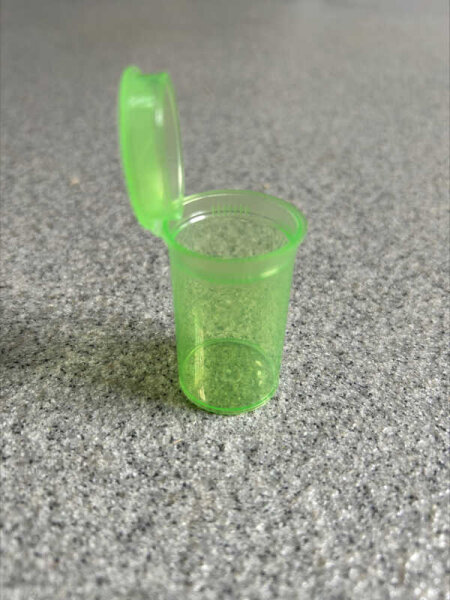 Aufbewahrungsdose mit Pop-up Deckel 20ml grün Ø 30mm H 48mm