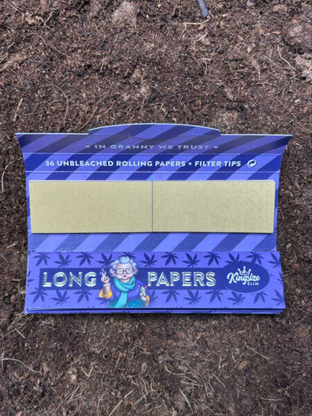 Grannys Slim Long Papers | mit Filtertips | Zellstoff 45 mm | Lila